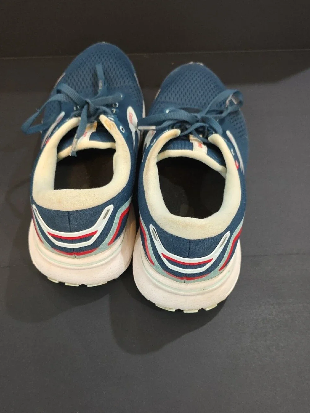 Brooks Ghost 15 Women's Blue Running Shoes with Pink & White Accents Size 10
